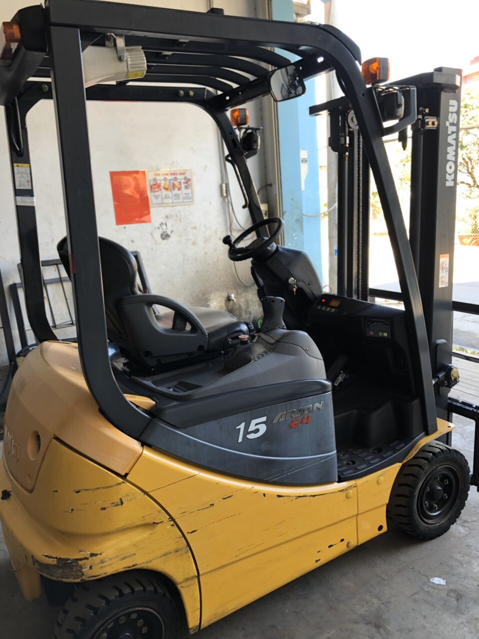 mua xe nang dien cu gia re.jpg (217 KB)